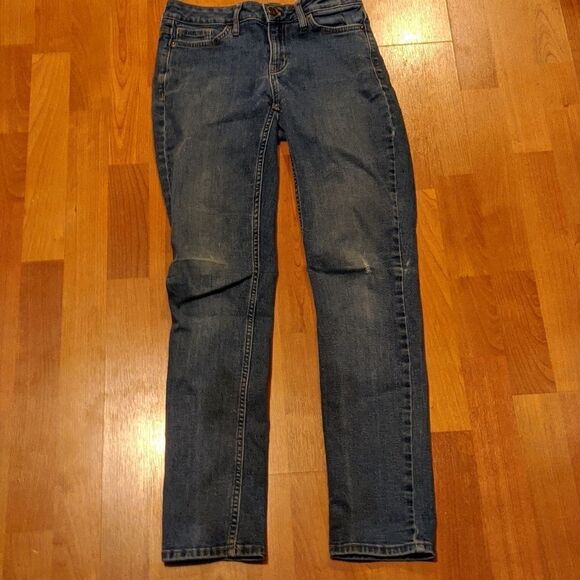 CALVIN Klein jeans misses size 2 inseam 30 distressed knees stretch 2 x 30 - Picture 1 of 11